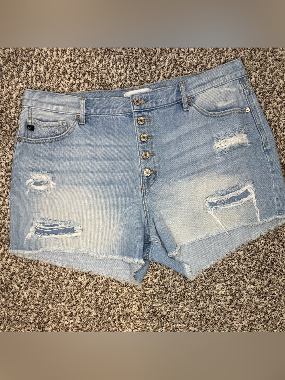 Kancan Distressed Denim Shorts Women’s 18W Light Wash High Rise Button Fly